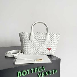 Picture of Bottega Veneta Lady Handbags _SKUfw153033942fw